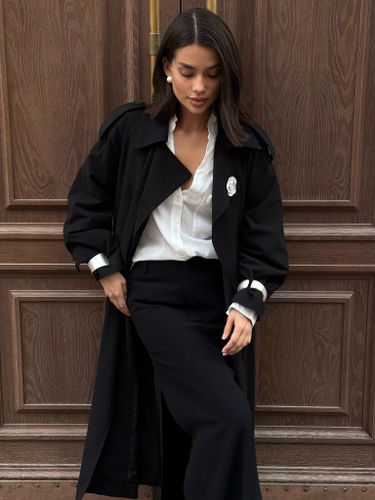 Черный легкий двубортный тренч