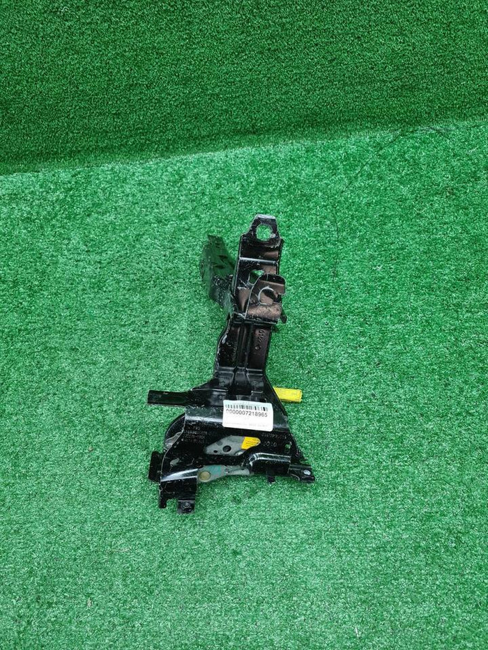 Кронштейн фары правый BMW 3er G20 (2018-н.в.)