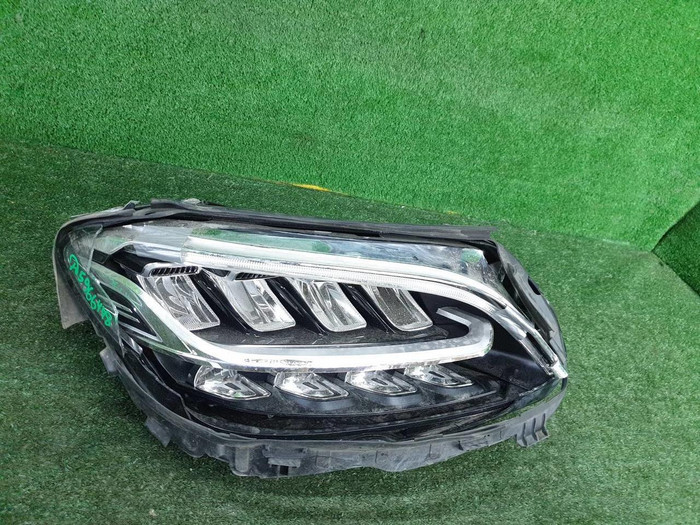 Битая Фара правая Mercedes C w205 (2018-2023) LED