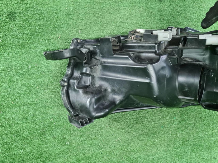 Фара левая Toyota Highlander 3 U50 (16-19) галоген