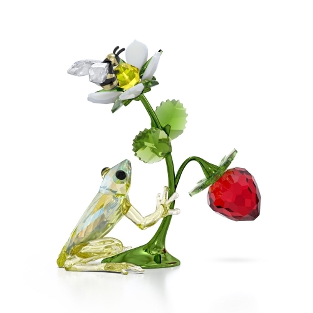 IDYLLIA:FROG BEE AND STRAWBERRY