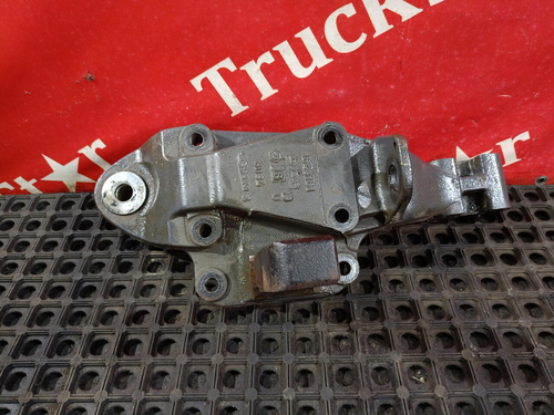 Кронштейн передней рессоры правый