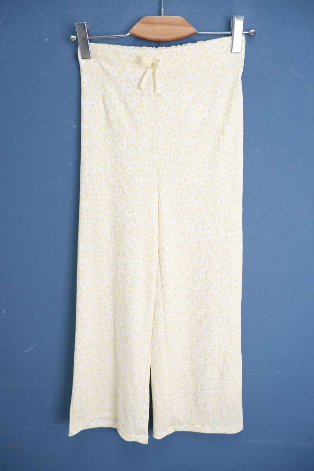 Брюки DeFacto с ромашками на 10-11 лет