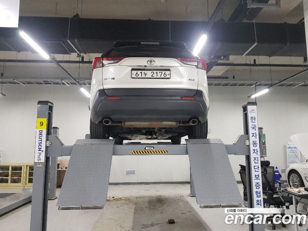 Toyota RAV4 5 Generation 2.5 2WD (08.2019)