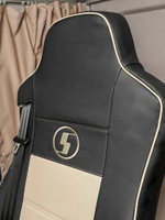 Чехлы Shacman X3000 рестайлинг 3D (экокожа, черный цвет, бежевая экокожа посередине, кант)