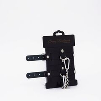 Черные кожаные оковы с хромированной фурнитурой