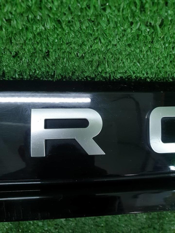 Накладка крышки багажника Range Rover Evoque 2 (2018-н.в.)