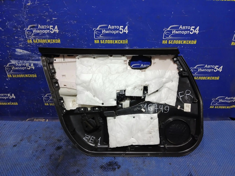 Обшивка двери NISSAN LEAF 2017-2022