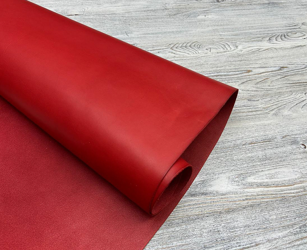 Monteria Soft Post Box Red (1,5-1,7 мм), цв. Красный, натуральная кожа