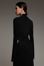 Платье с вырезом на талии