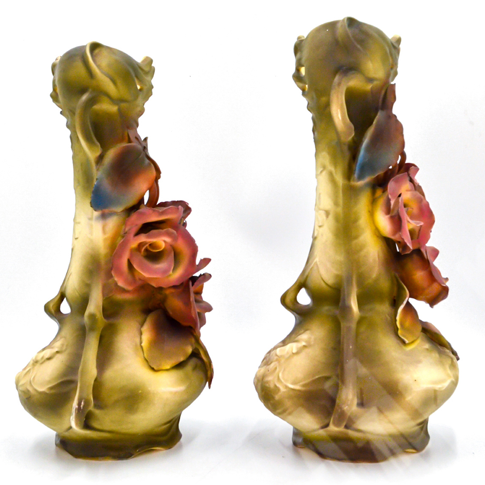 Парные вазы в стиле ар-нуво. Фарфор, лепнина, ручная роспись. Royal Dux, Богемия, Австро-Венгрия.
