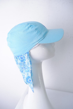 Кепка нежная красивая на 3-4 года