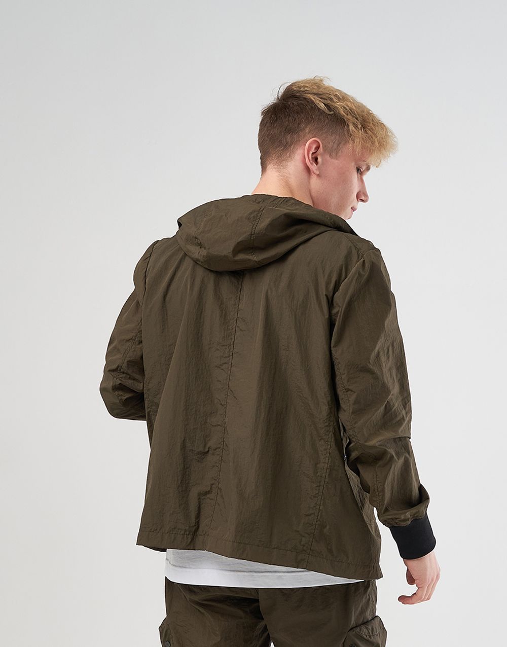 Купить Ветровка We Don’t Care Crinkle Nylon Windrunner Jacket Khaki Ветровка We Don’t Care Crinkle Nylon Windrunner Jacket Khaki