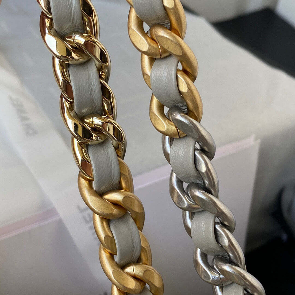 Chanel 19 Large 30 cm
