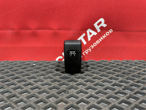 Кнопка освещения за кабиной