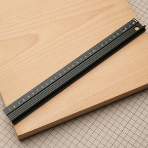 Линейка 30 см с противоскользящим покрытием