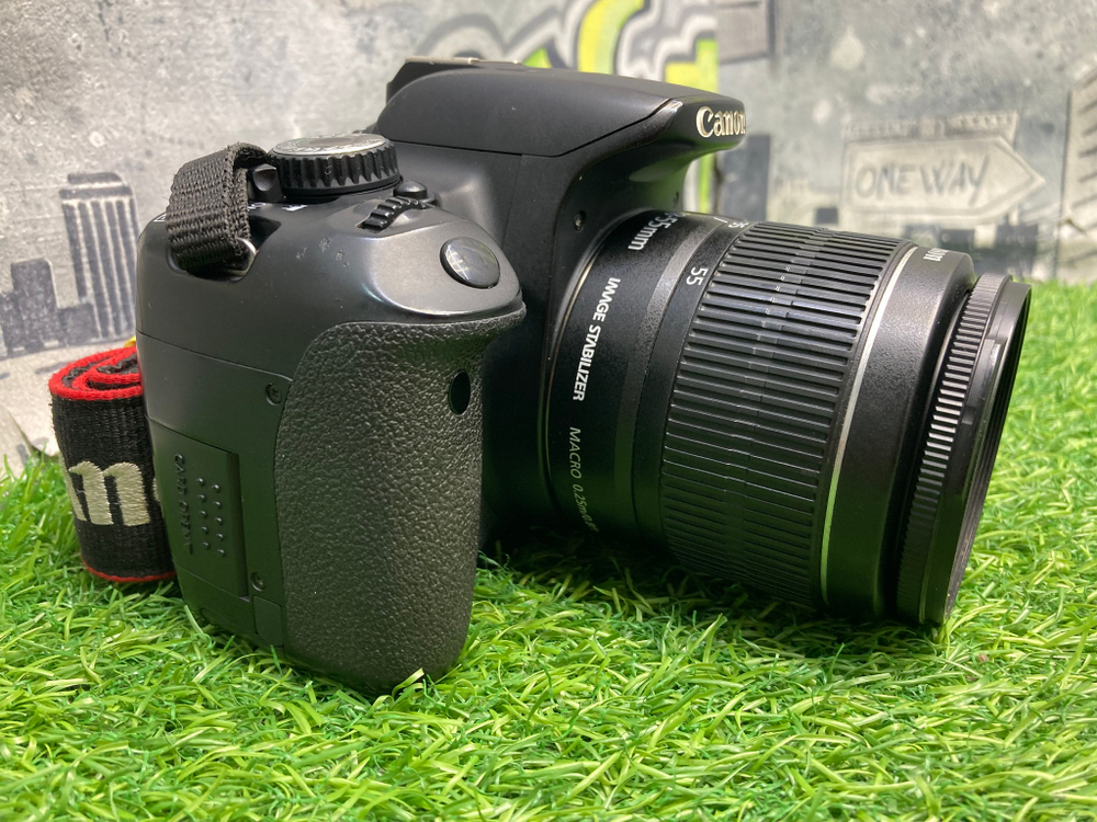 Canon EOS 650D Kit EF-S 18-55mm 36.500 кадров