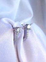 Серьги с муассанитами