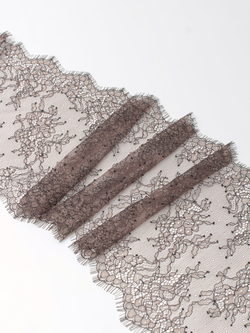 Кружево шантильи перец с темно-серым неэластичное ширина 22 см длина 1.45 м