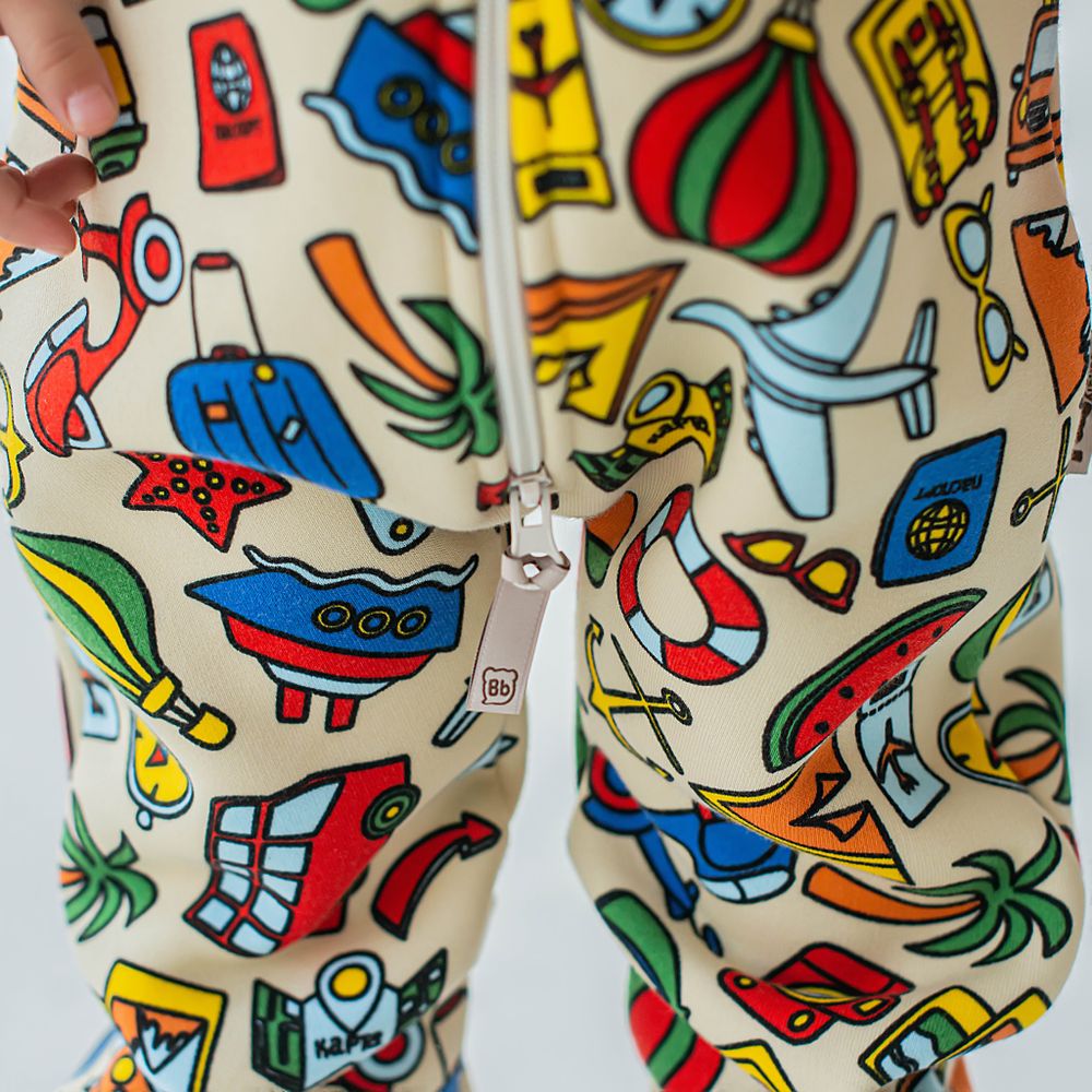 Комбинезон с клапаном и капюшоном "Travel story"