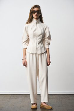 Костюм брючный 1287 молоко