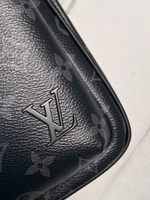 Сумка-мессенджер Louis Vuitton