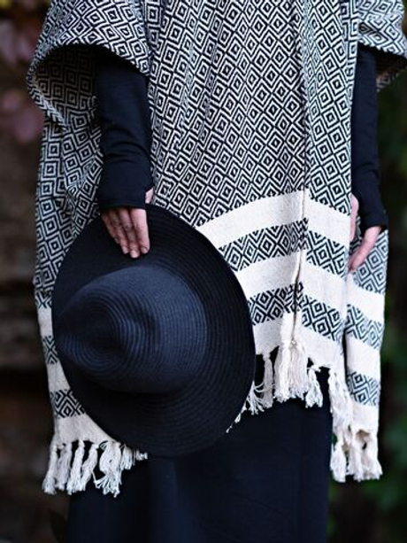 Бохо-накидка из фактурного хлопка (черный с полосами/ромб)