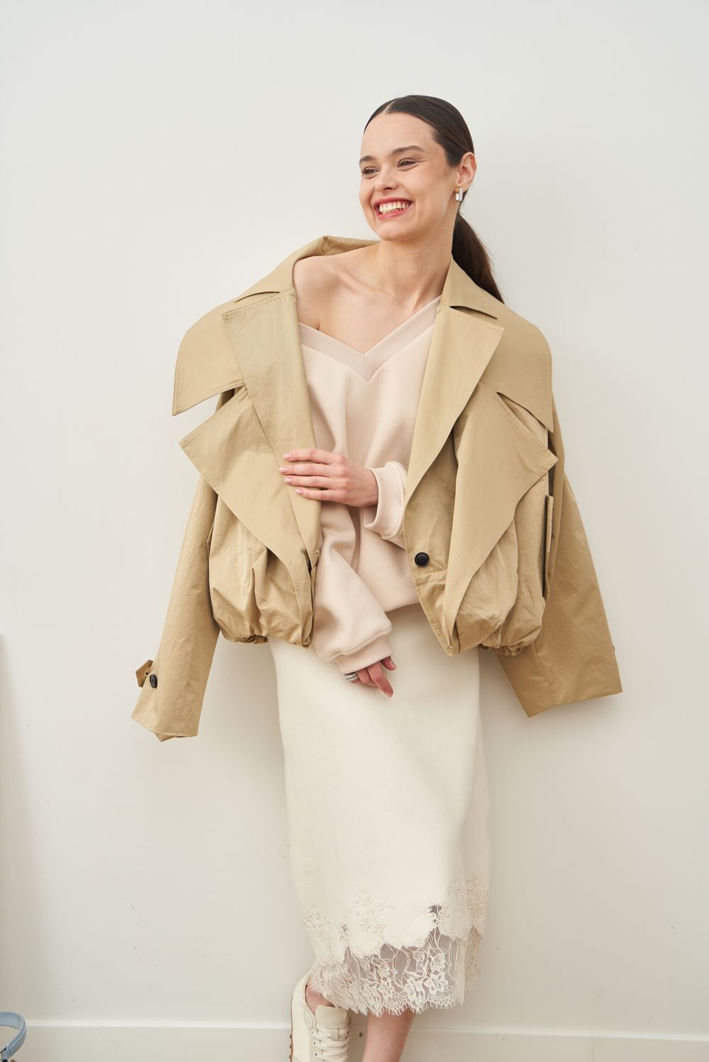 СВИТШОТ С V-ВЫРЕЗОМ КРЕМ-БРЮЛЕ