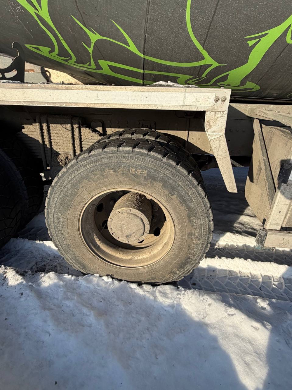 Shacman (Shaanxi) SX* 6x4 Автобетоносмеситель SX5258GJB6R384 (Дизельный, 9,7 л, 329 л.с., МТ)