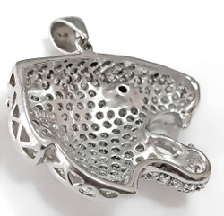 Ювелирная подвеска из серебра с фианитами