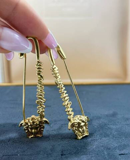 Серьги Versace