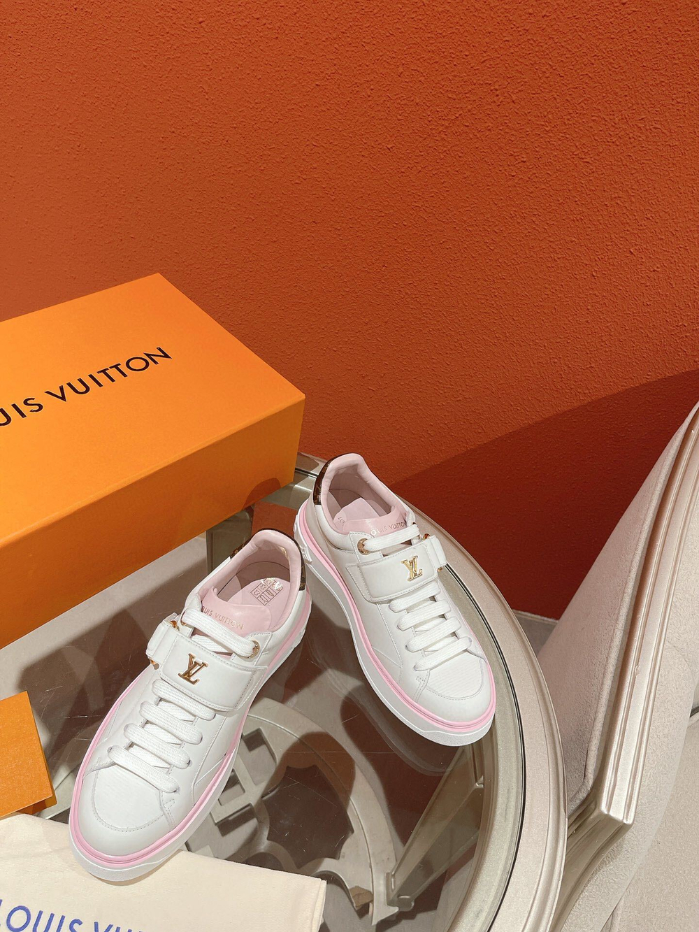 Louis Vuitton Time Out