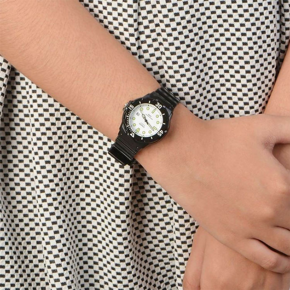 Женские наручные часы Casio Collection LRW-200H-7E1