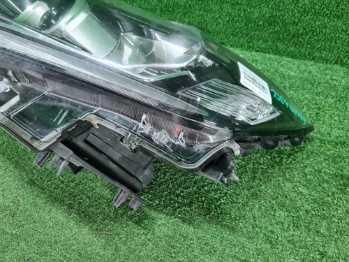 Битая Фара левая Toyota Land Cruiser Prado 150 (2017-н.в.) LED