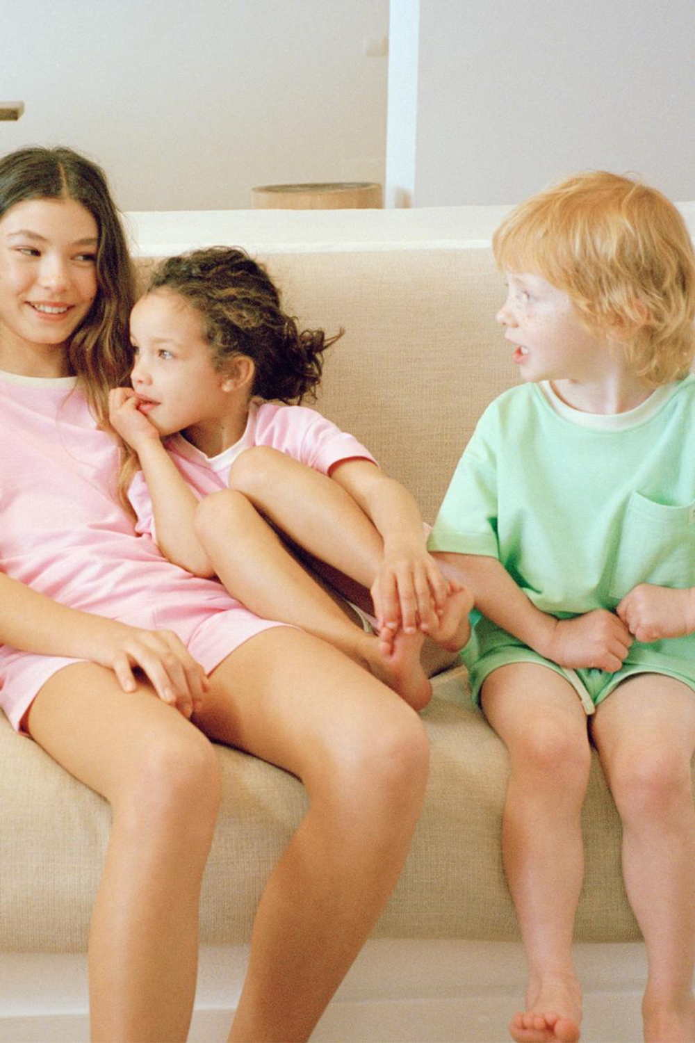 ZARA ОДНОТОННАЯ ПИЖАМА С КАРМАНОМ, РОЗОВЫЙ