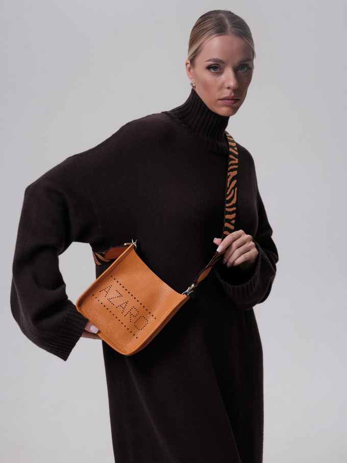 Сумка кожаная на плечо оранжевая