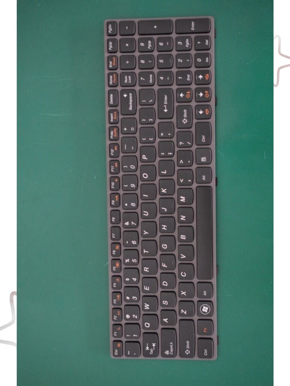 Клавиатура для ноутбука Lenovo Z580/Z585/P580/P585/N580N581N585 раскладка - английская, без подсветки, черная (25202446), оригинал