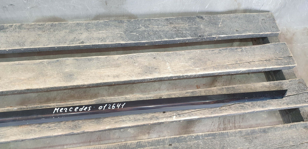 Молдинг двери передней левой E-Class Coupe (C238)  Б/У Оригинал A2387201907