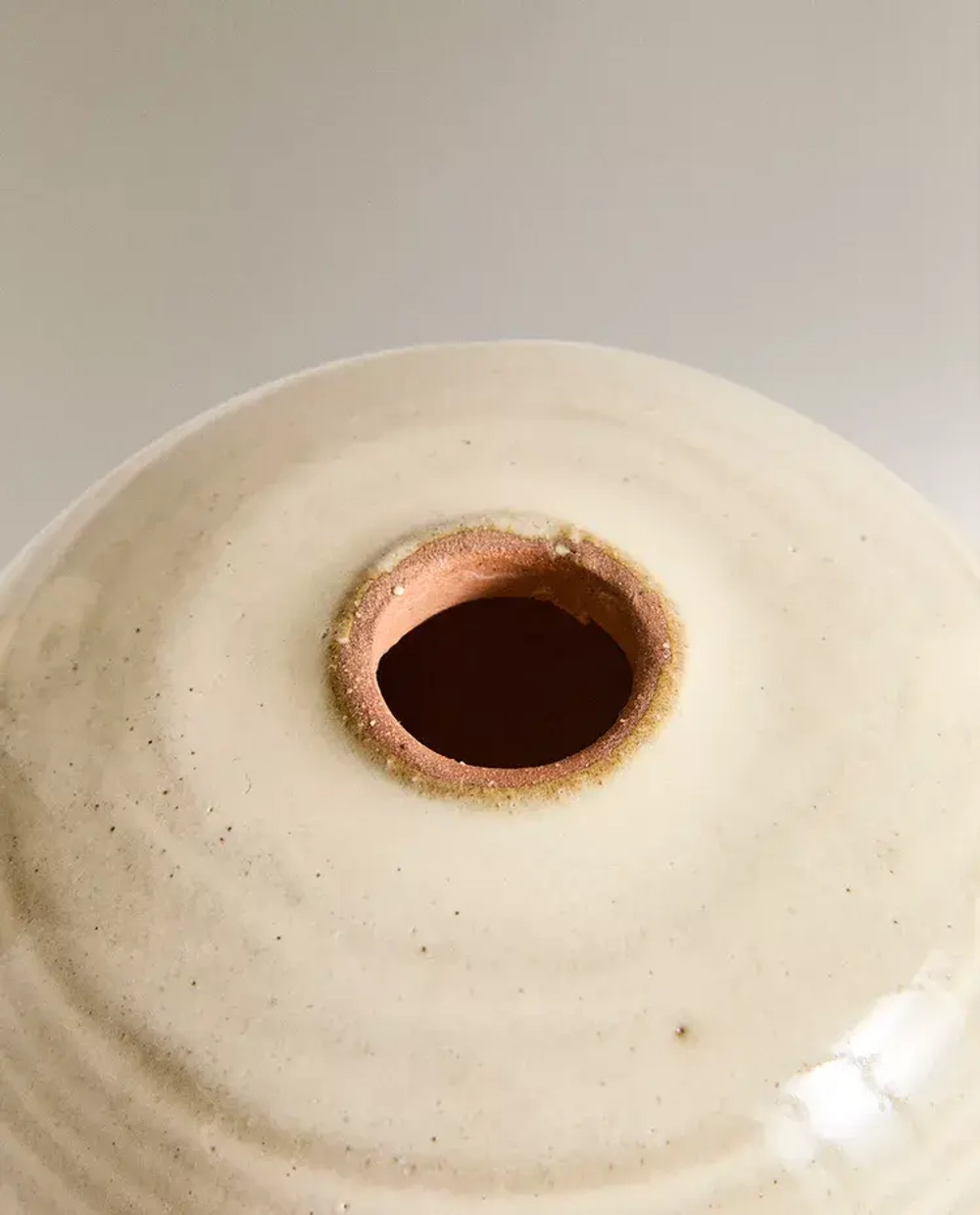 ZARA HOME КЕРАМИЧЕСКАЯ ВАЗА С РУЧКОЙ, ЭКРЮ