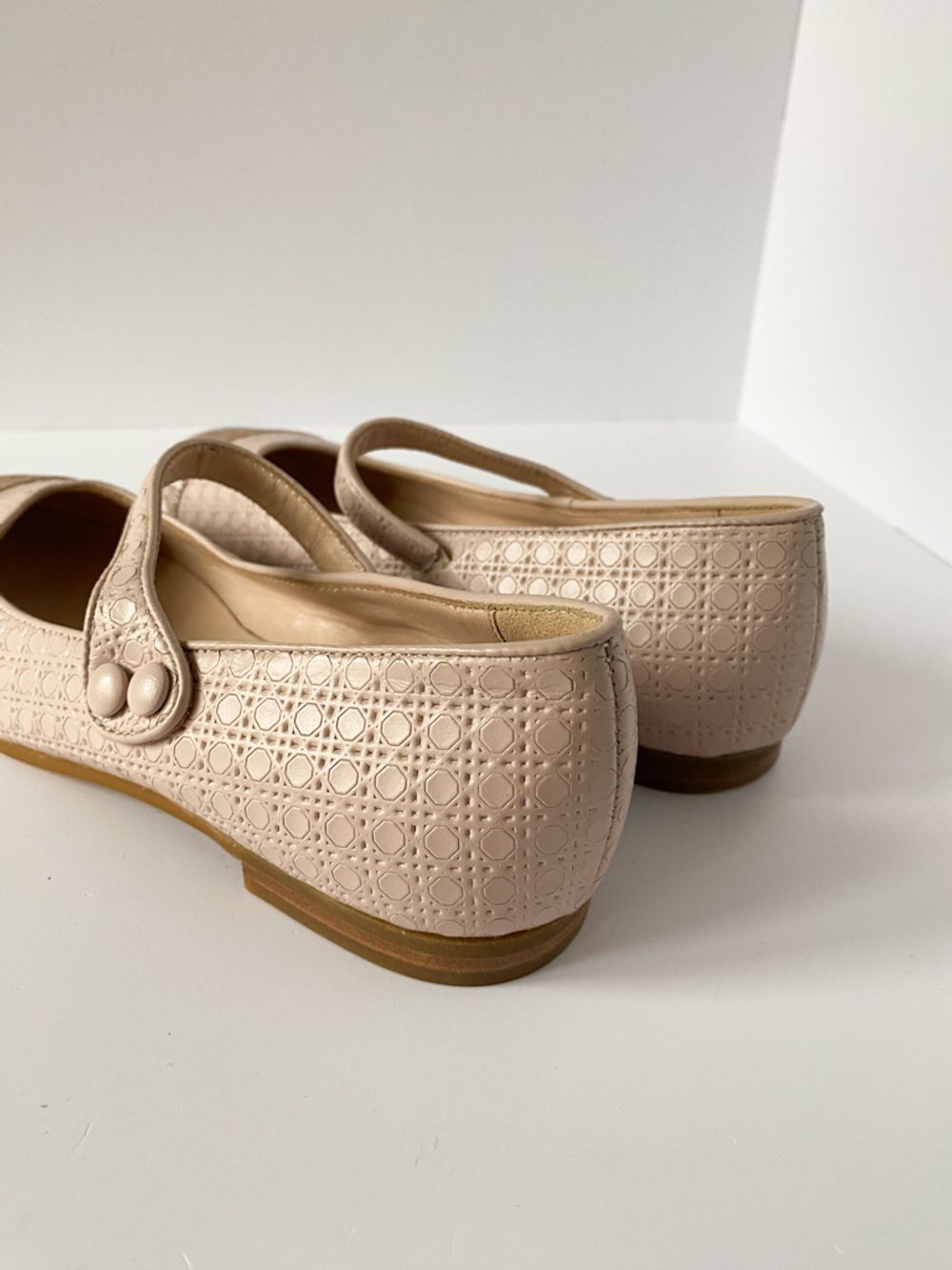 Новые кожаные туфли Dior, 33