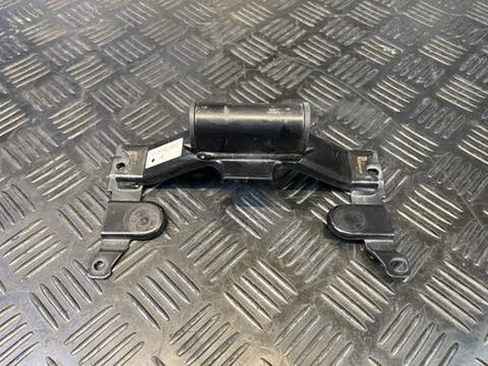 Крепление бака Yamaha FZ1 Fazer RN17