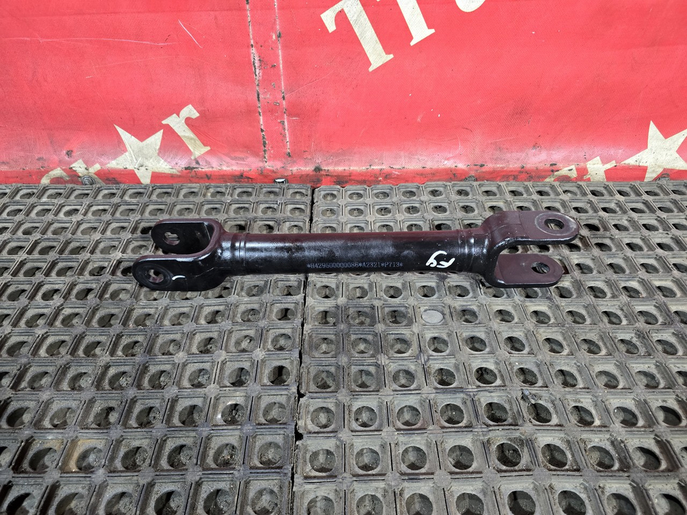 Стойка заднего стабилизатора 2023г