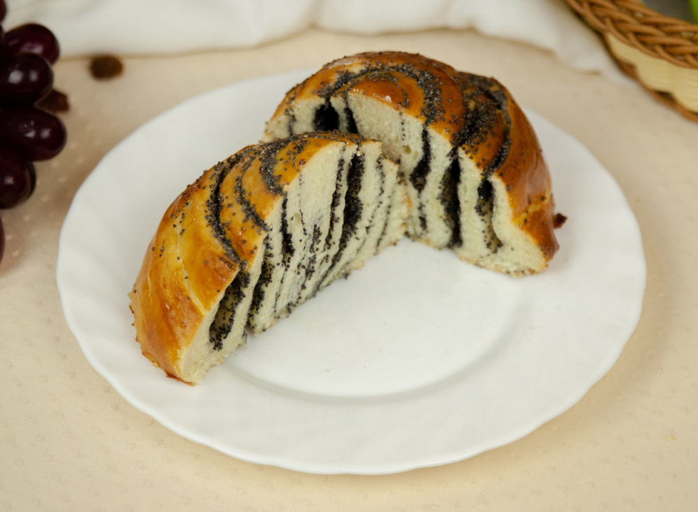 Булочка с маком