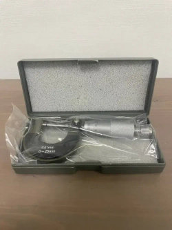 Микрометр механический 0-25 мм диапазон / 0.01 мм разрешение