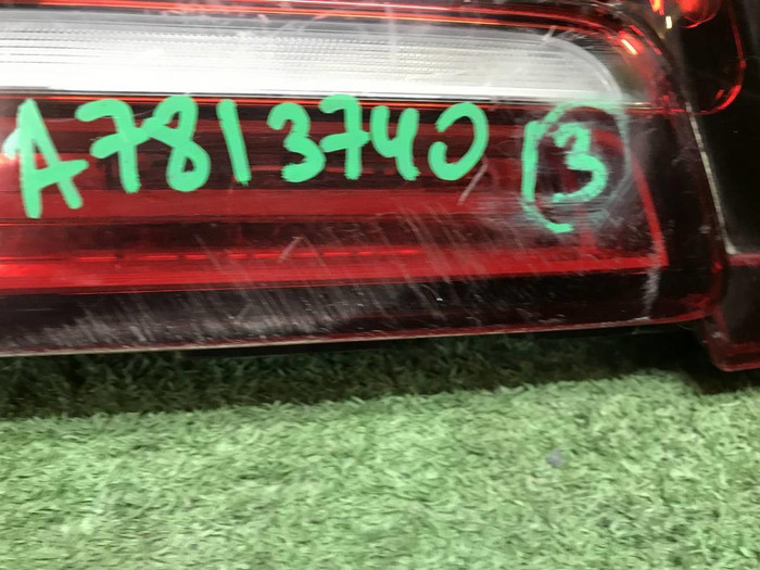 Фонарь левый внутренний Genesis GV80 (2020-2023)