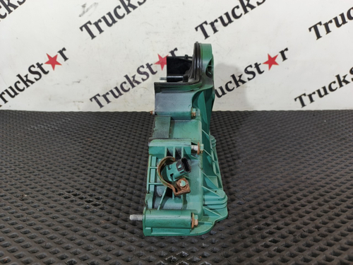 Крышка плиты двигателя 2016г.