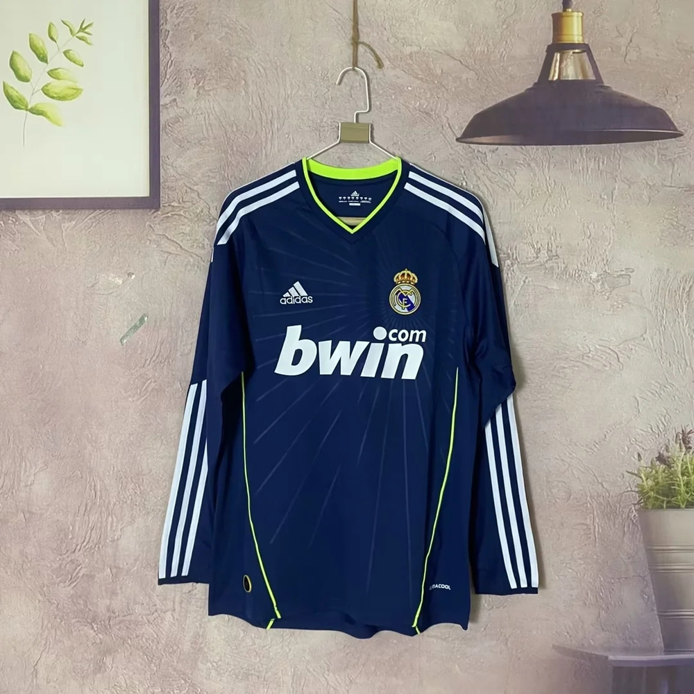 Купить домашнюю ретро форму c длинными рукавами «Реал Мадрид» 10/11