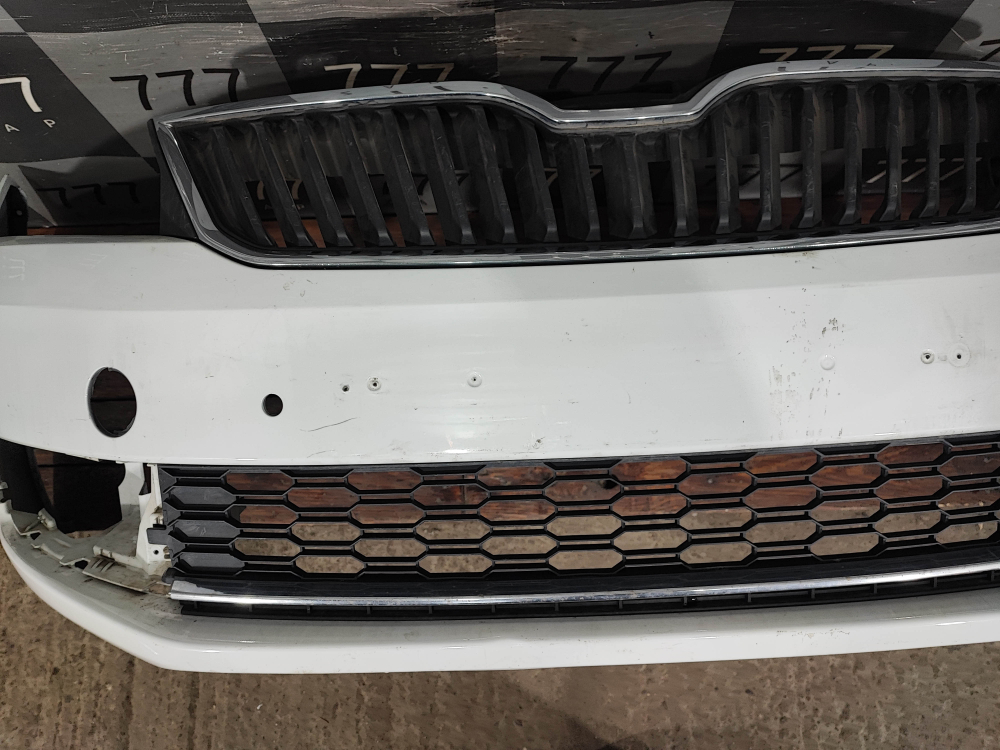 Бампер передний Skoda Rapid 1 12-20 Б/У Оригинал 60U807221F