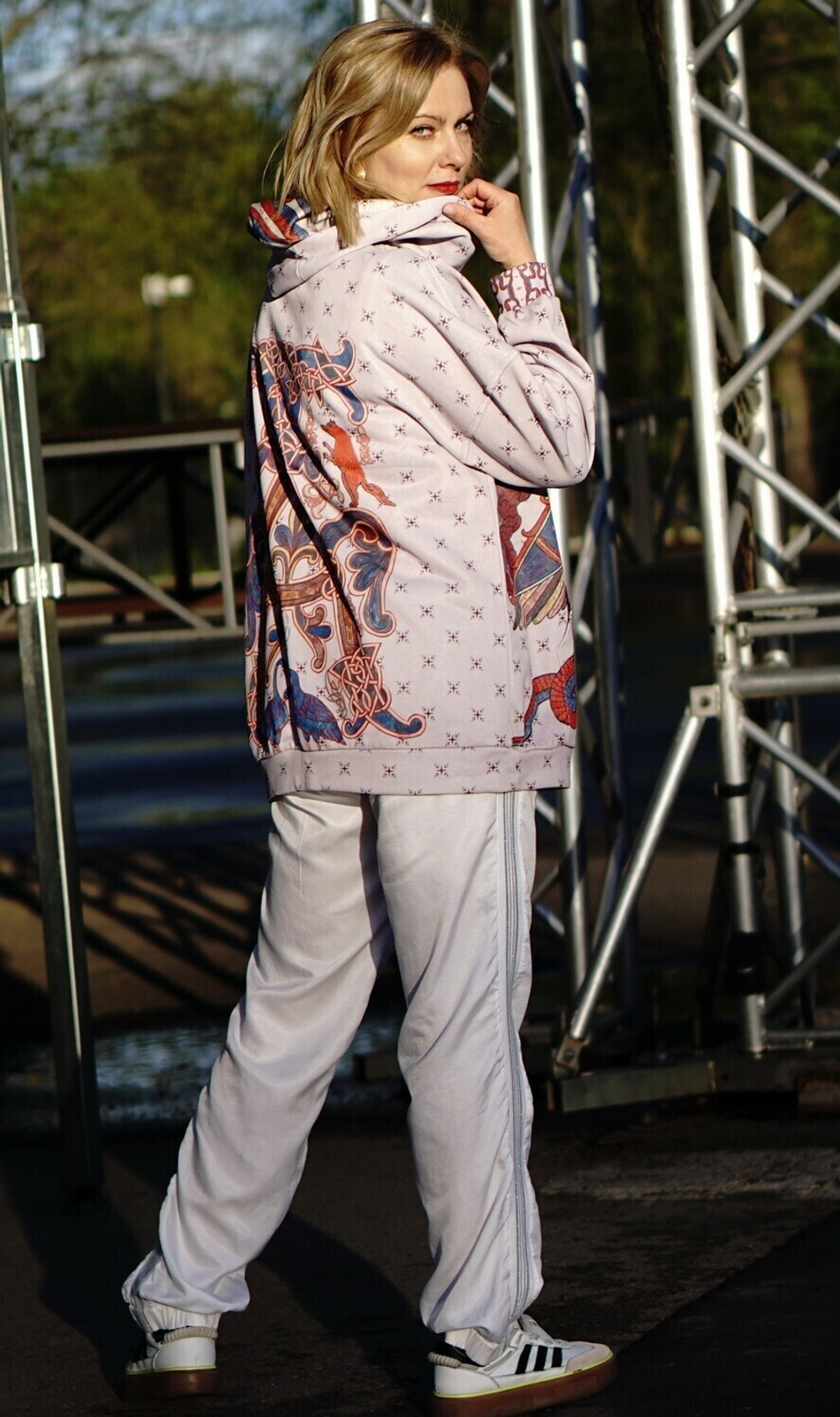 Худи "Птица и Змея", по мотивам иллюстраций из средневекового манускрипта