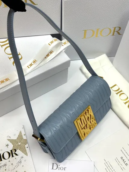Сумка с клапаном Miss Dior голубой